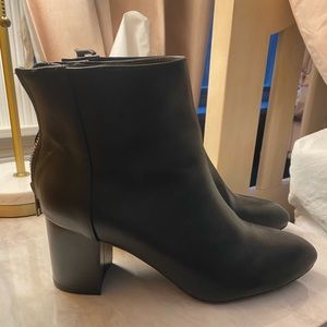 Mid shaft black booties